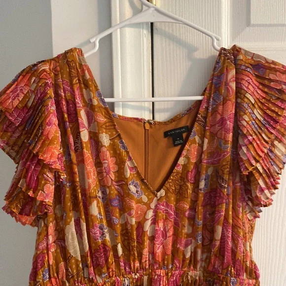 Beautiful Ann Taylor dress.Perfect flutter short sleeves for summer. - Picture 2 of 6